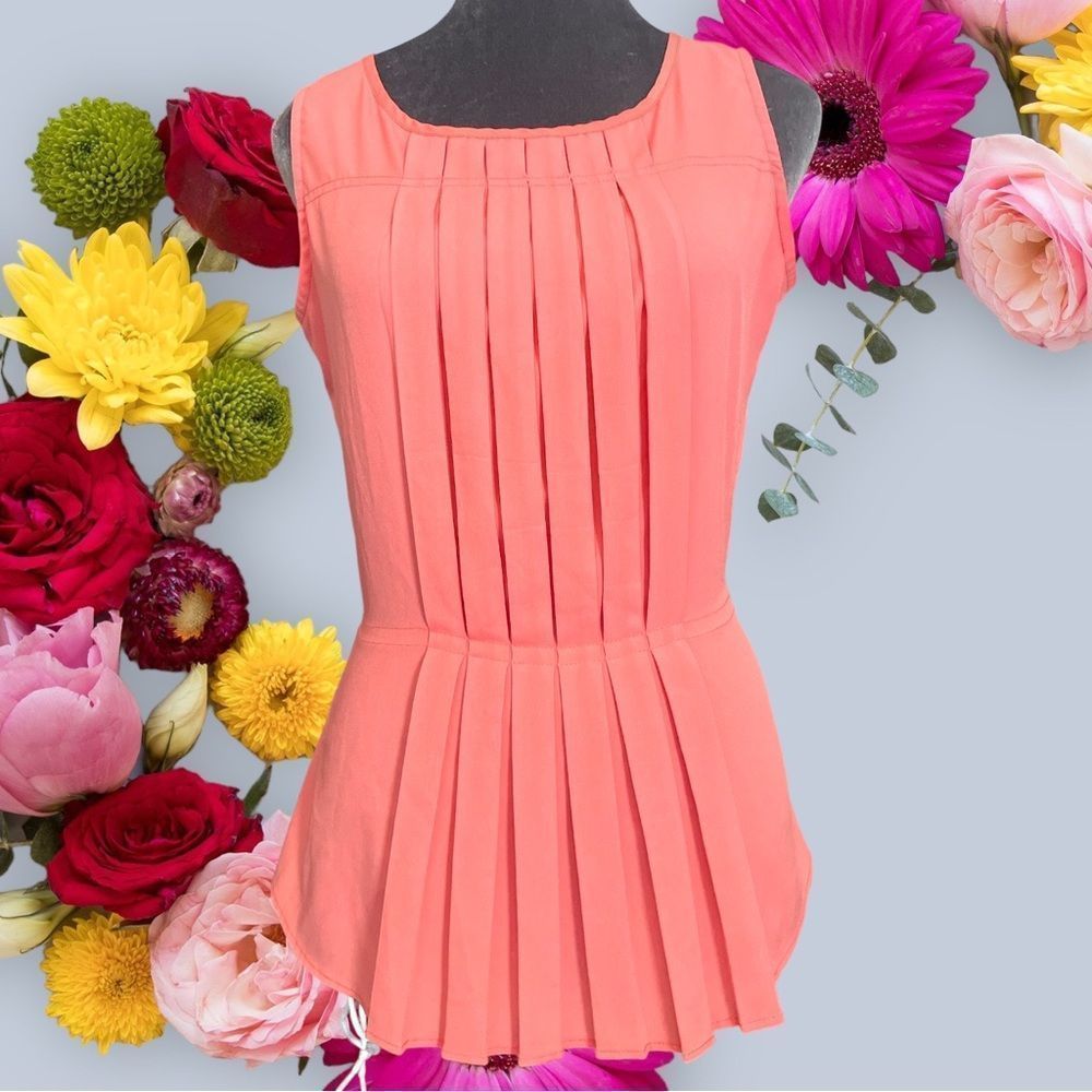 Olive & Oak lightweight pleated bodice cinched waist sleeveless blouse